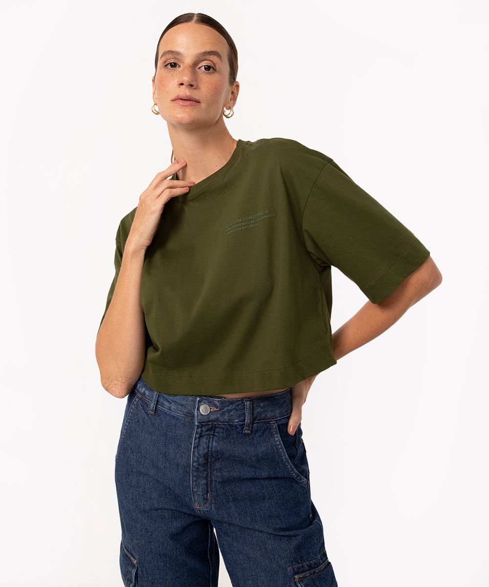 camiseta cropped de algodão sustentável ciclos verde militar