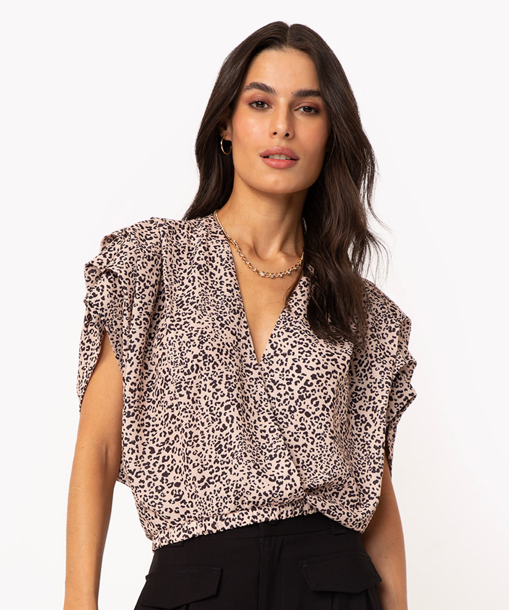 blusa cropped animal print com franzido manga curta bege