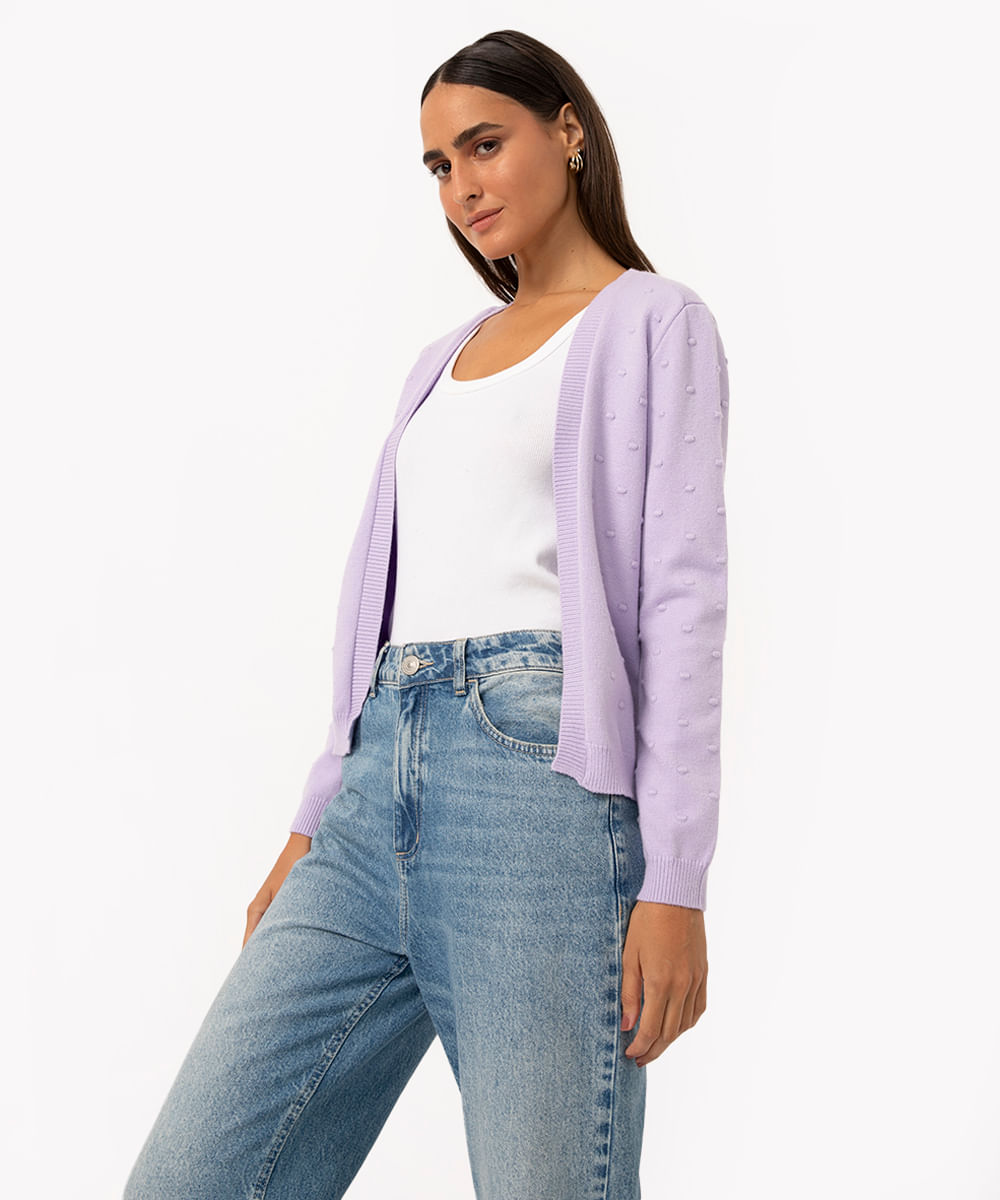 cardigan de tricô com bolinhas lilás