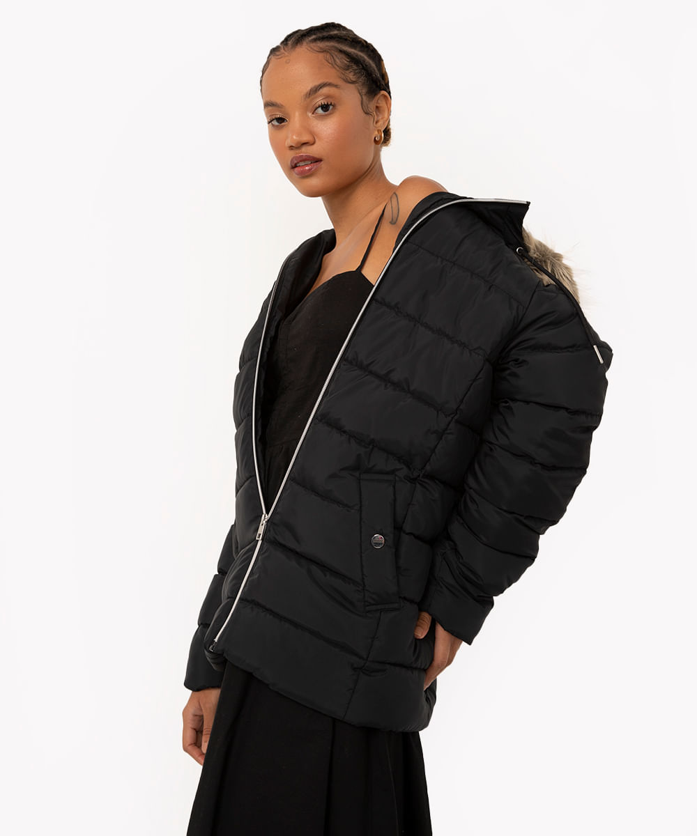 jaqueta puffer com capuz pelo preto