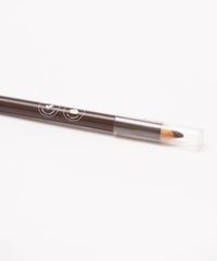 detalhe da ponta macia que desliza facil do lapis delineador de olhos na cor marrom detalhe da ponta macia que desliza facil do lapis delineador de olhos na cor marrom