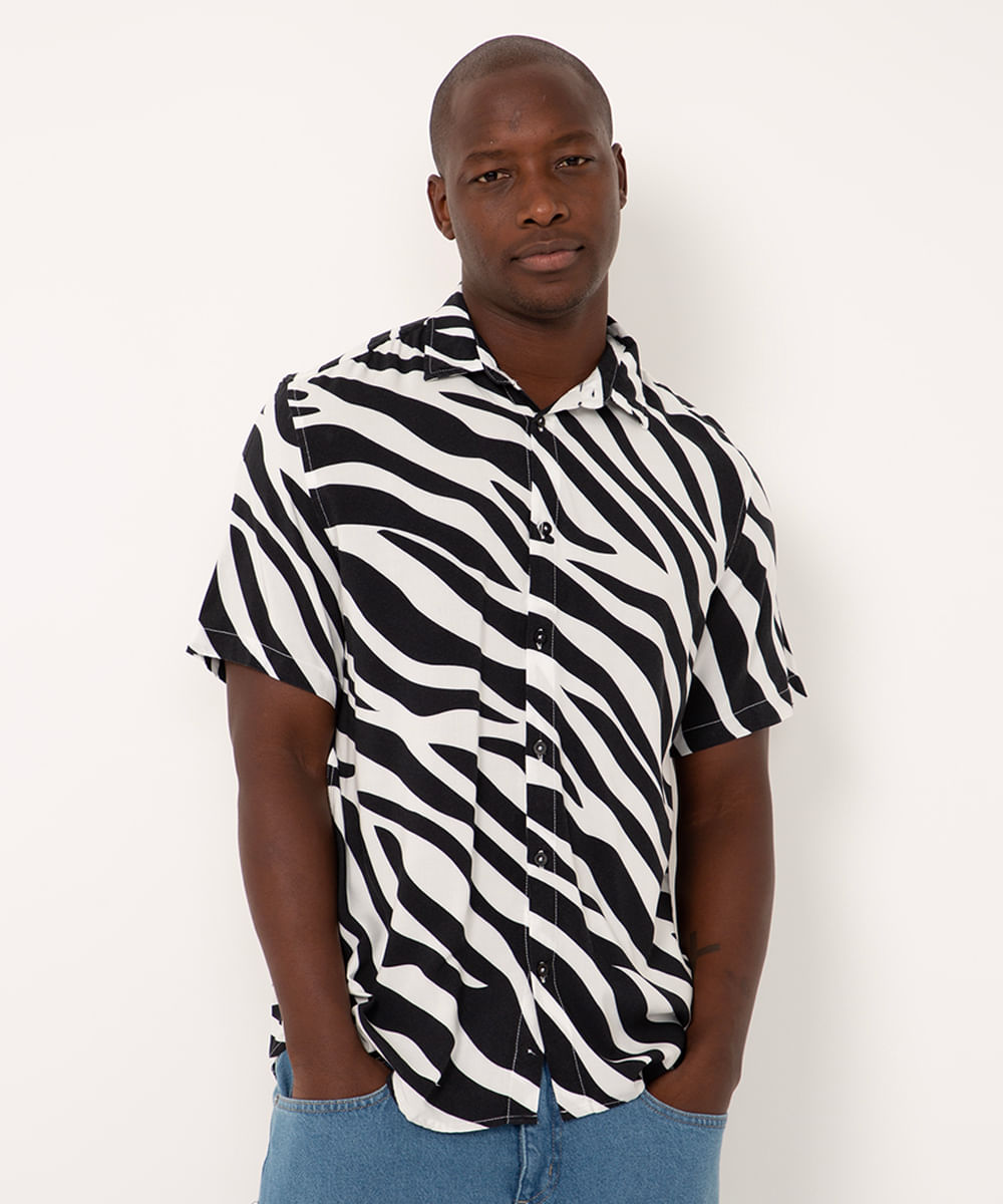 camisa tradicional de viscose animal print manga curta off white