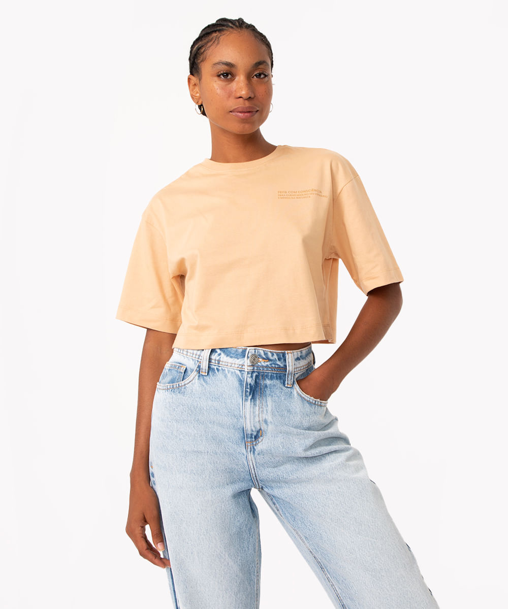 camiseta cropped de algodão sustentável ciclos bege