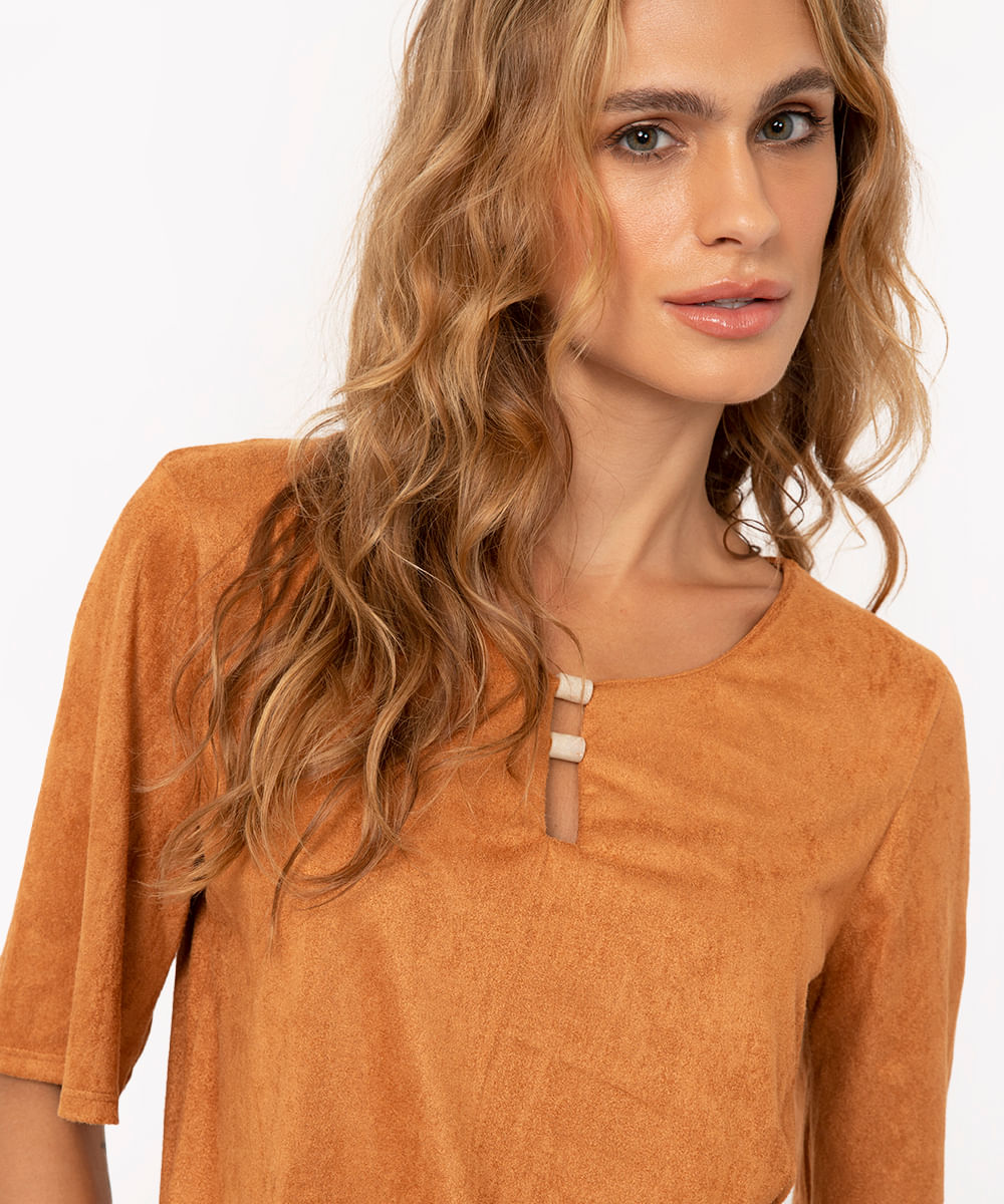 blusa de suede manga curta marrom