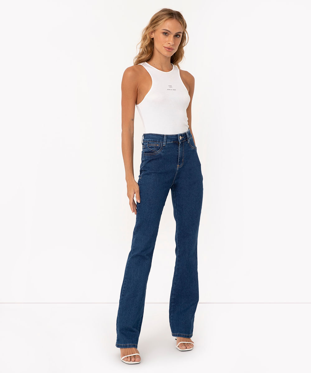 calça jeans flare com bolso sawary azul médio