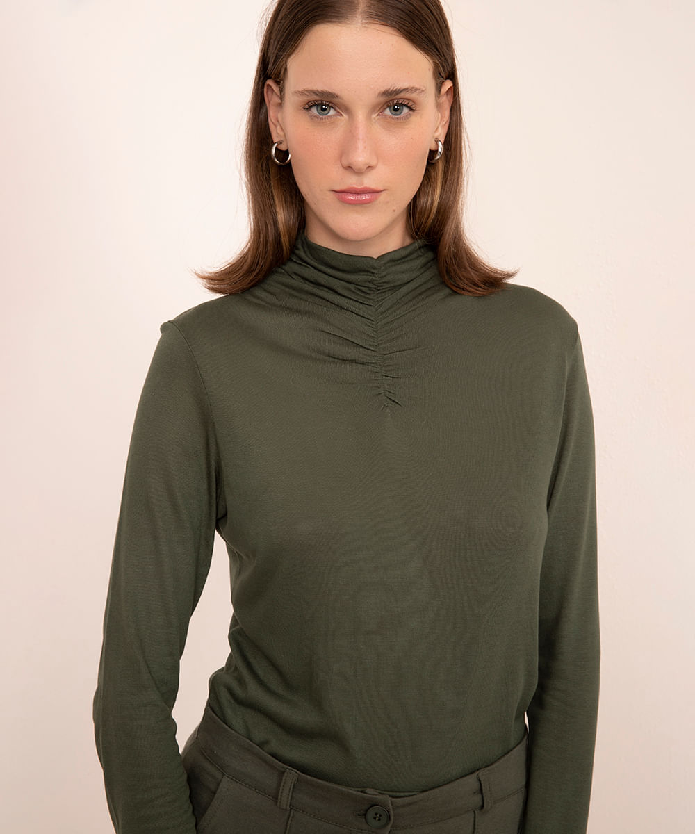 blusa de viscose gola alta franzida mindset verde militar