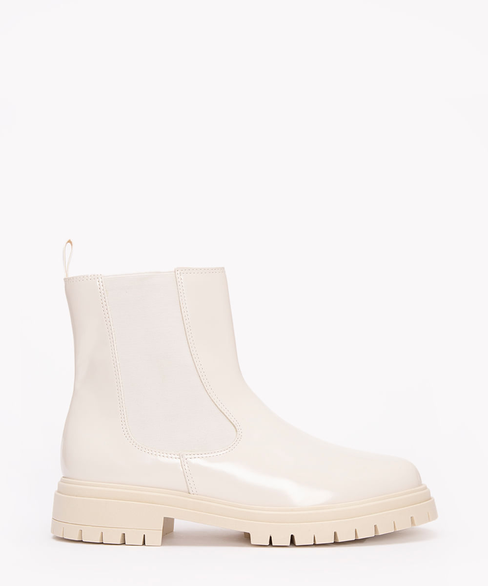 bota chelsea envernizada mindset off white