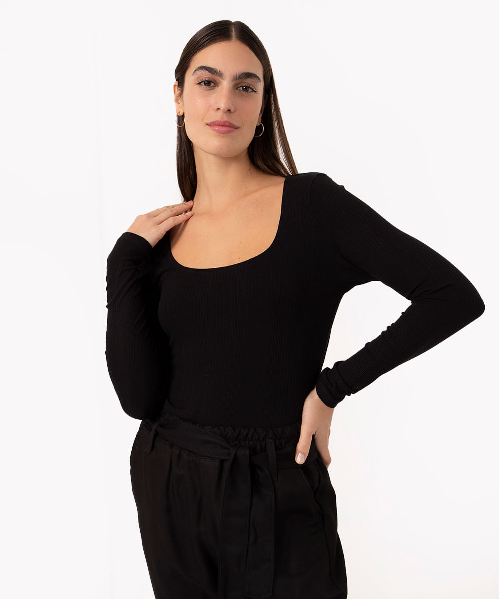 blusa de viscose decote quadrado manga longa preto