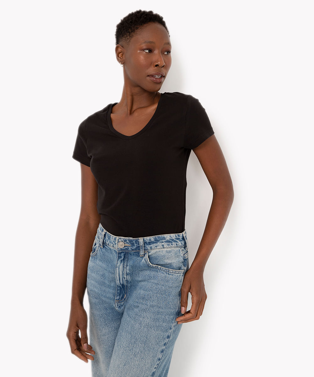 blusa baby look básica decote v preto