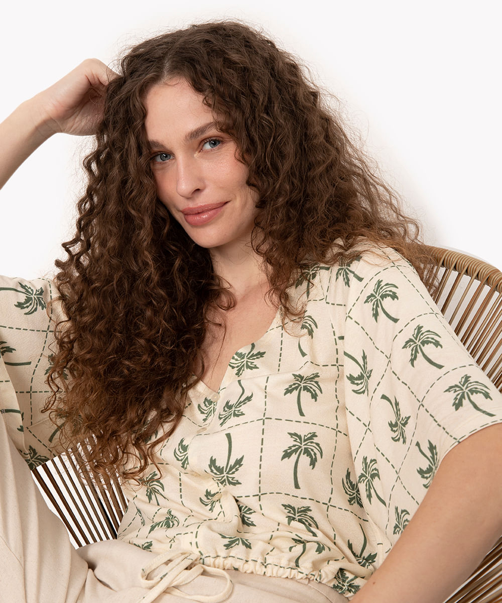 blusa de viscose com amarração decote v coqueiros verde