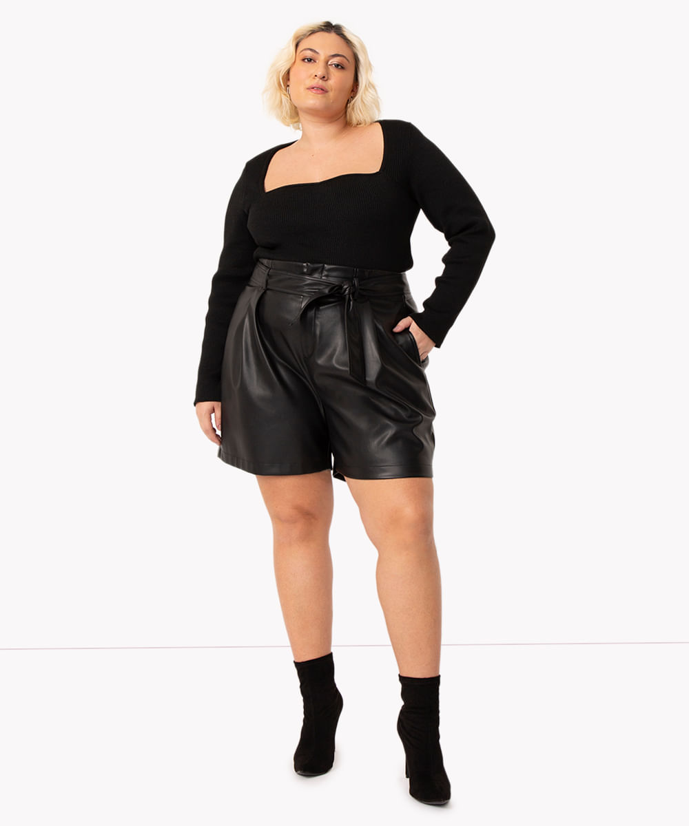 short clochard plus size cintura alta com faixa preto