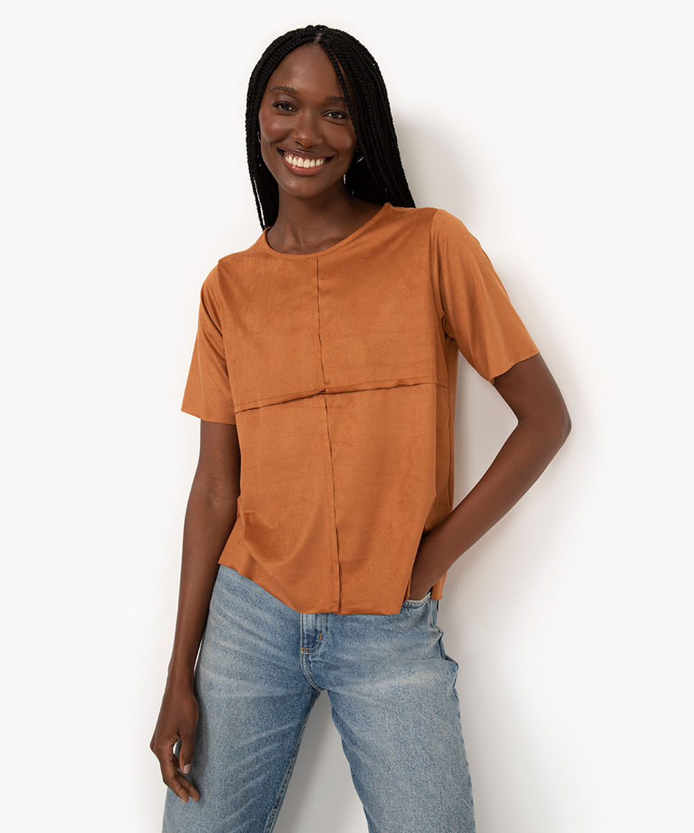 blusa de suede recortes manga curta bege