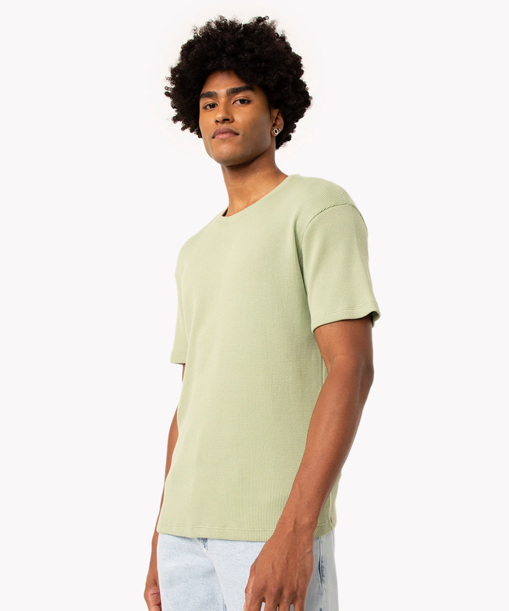 camiseta texturizada manga curta gola redonda verde