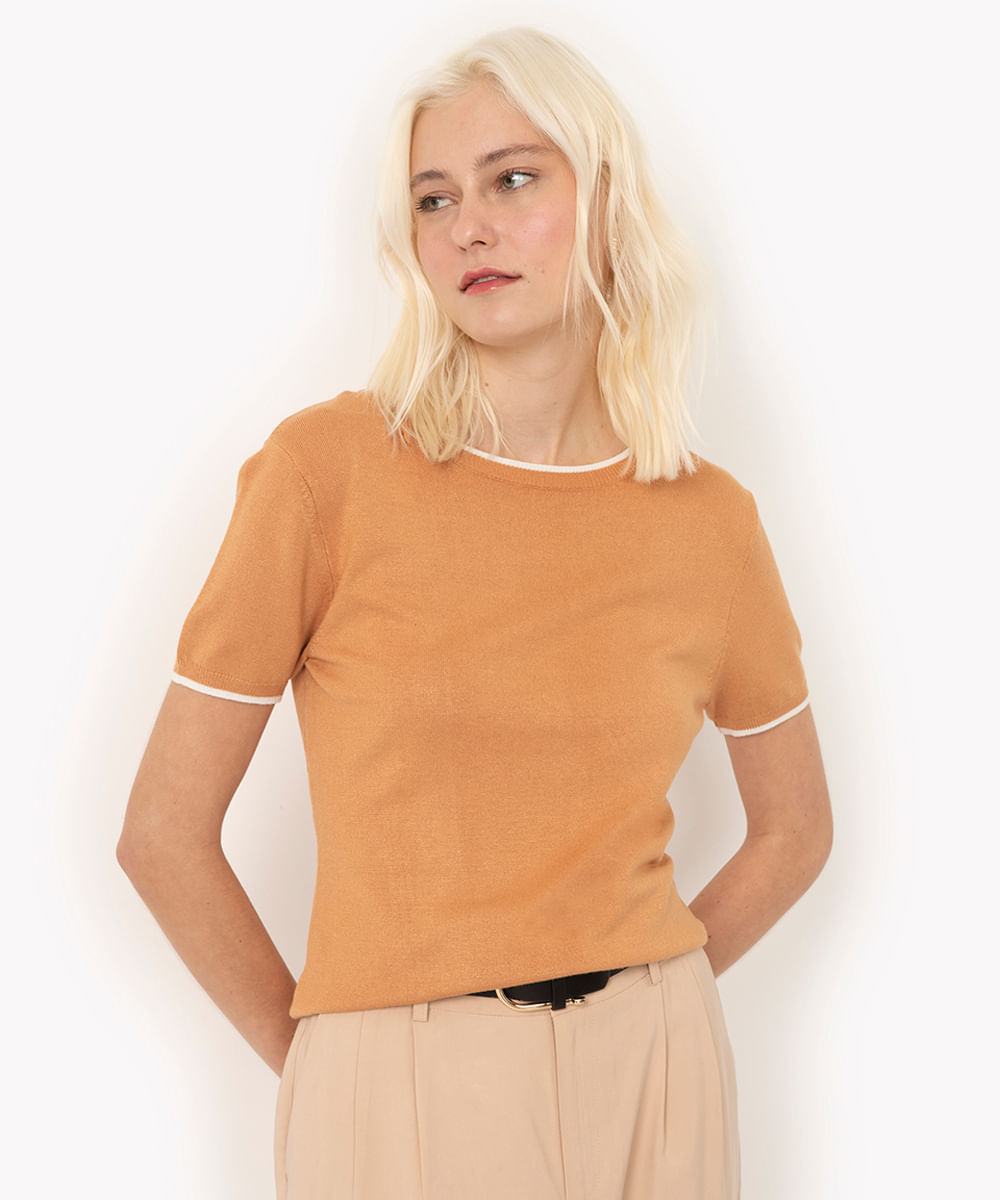 blusa de tricot manga curta listra caramelo