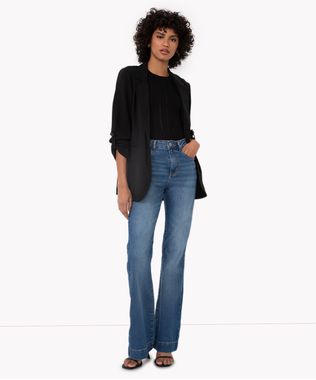 calça jeans flare push up cintura super alta azul médio