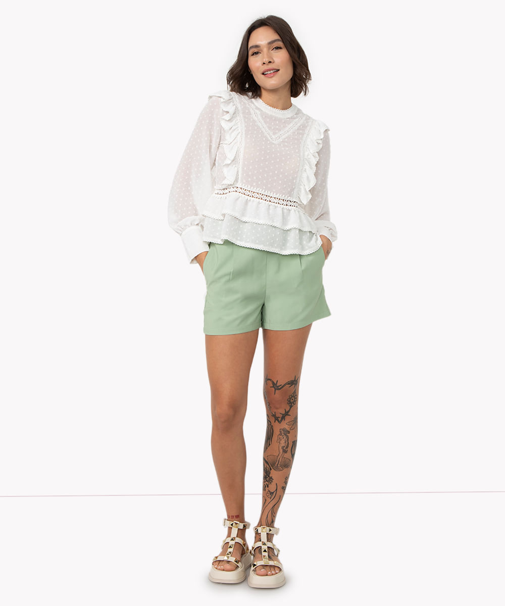 short alfaiataria com cinto verde