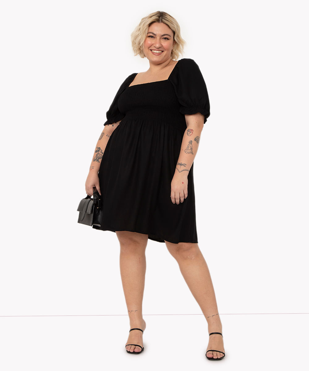 vestido plus size de viscose curto manga bufante preto