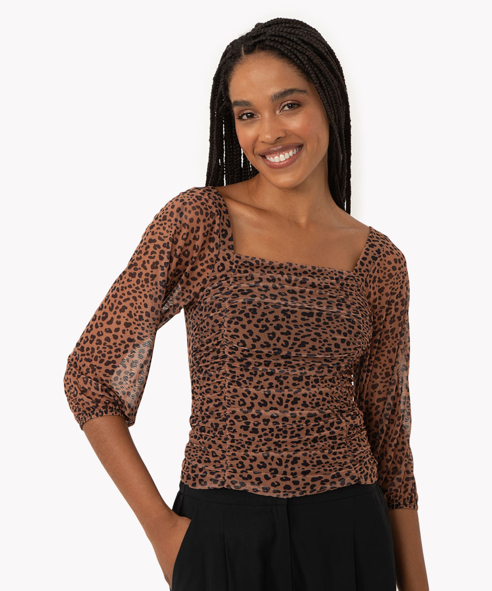 blusa de tule franzida manga bufante animal print preto