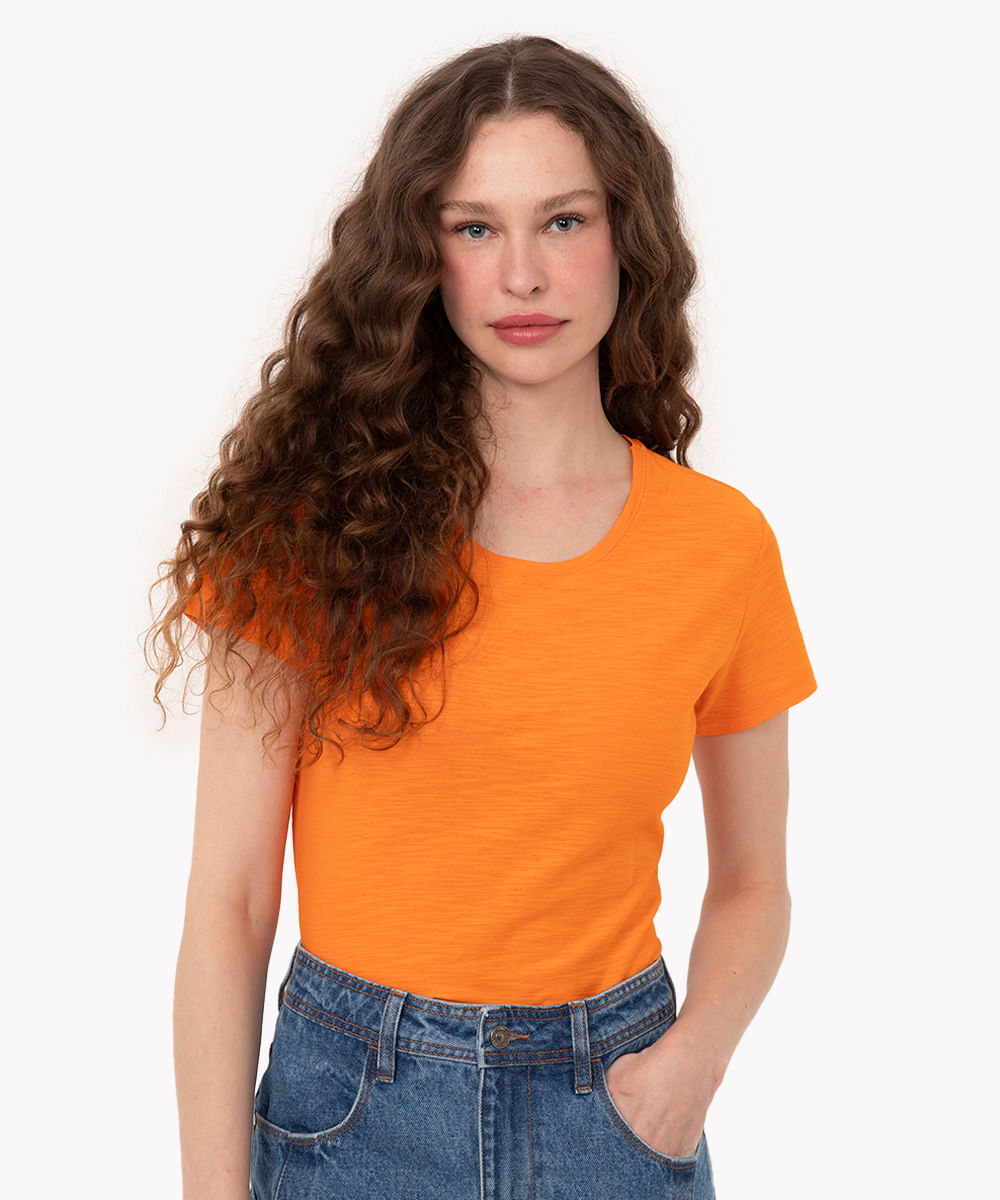 camiseta de flamê básica manga curta decote redondo laranja médio