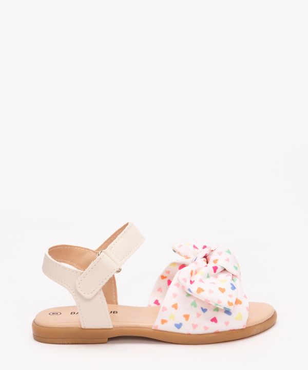 sandália infantil corações com laço branco 21