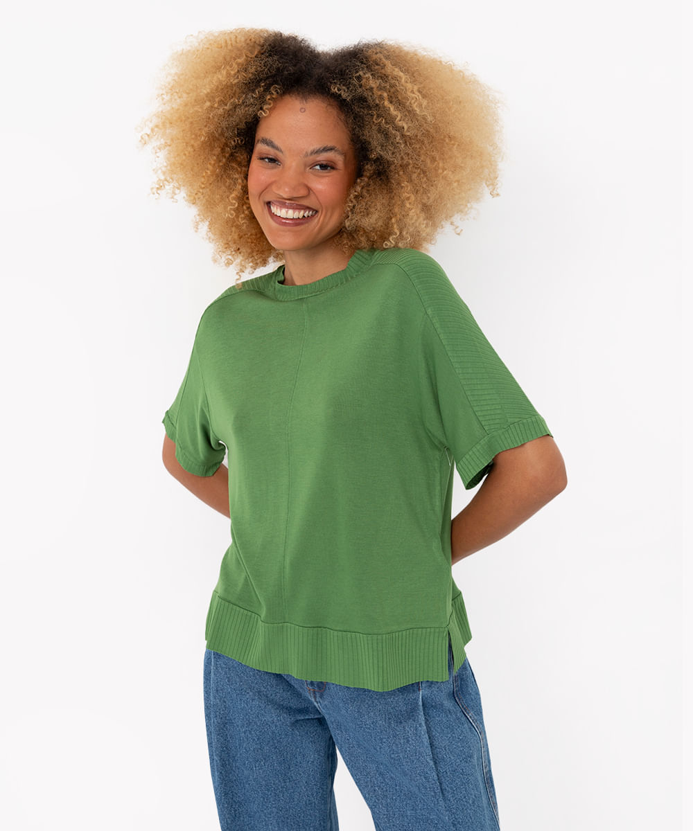 blusa de viscose gola alta manga curta canelada verde