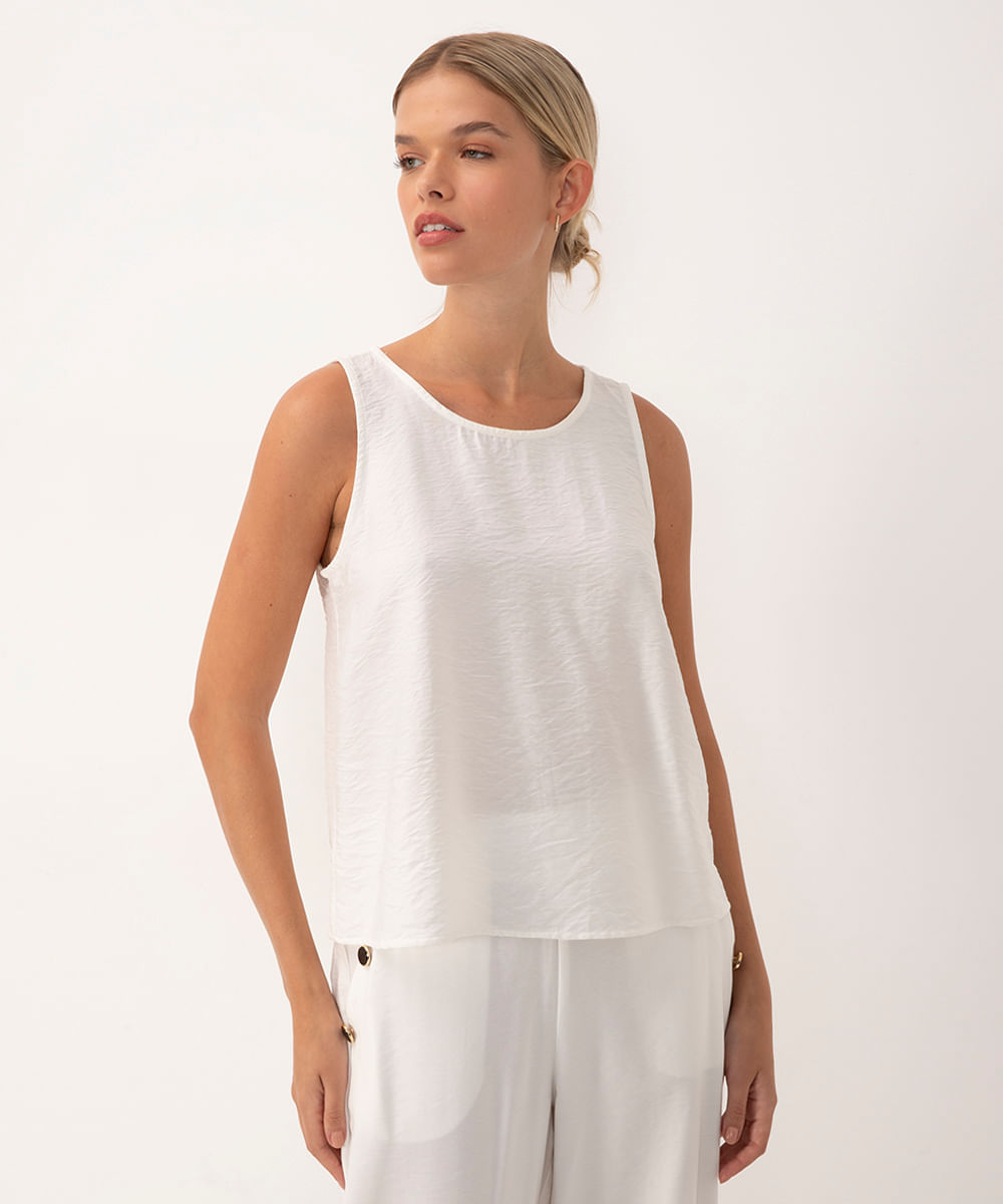 regata de viscose com recorte e botão gola redonda off white