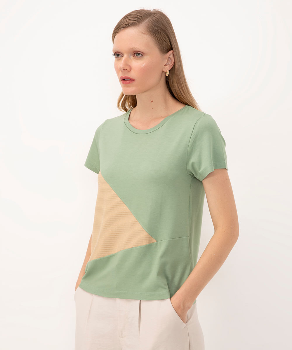 blusa de viscose com recorte manga curta verde