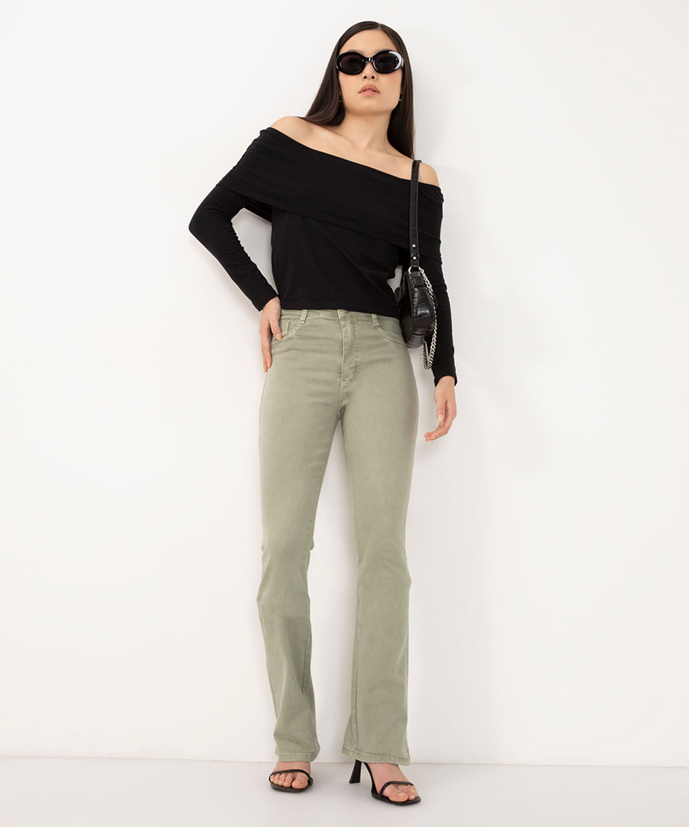 calça de sarja flare cintura alta com bolsos sawary verde claro