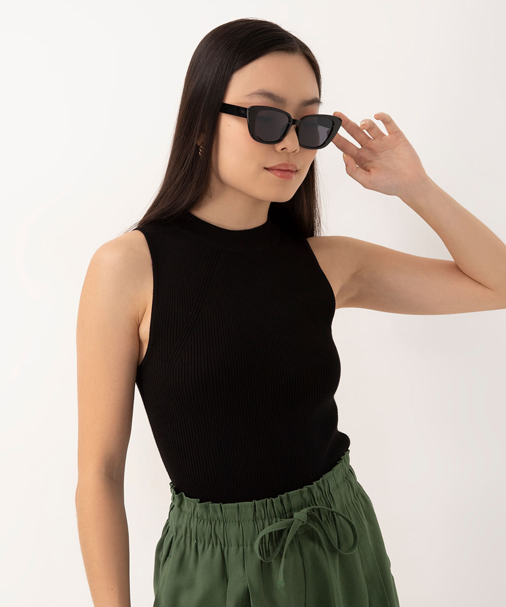 regata de tricot decote redondo preto