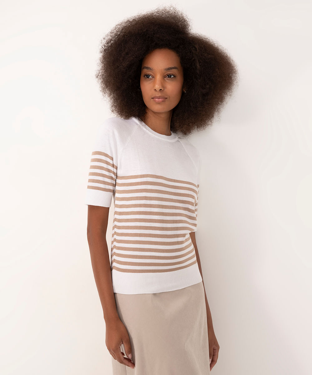 blusa de tricot listrada manga curta bege