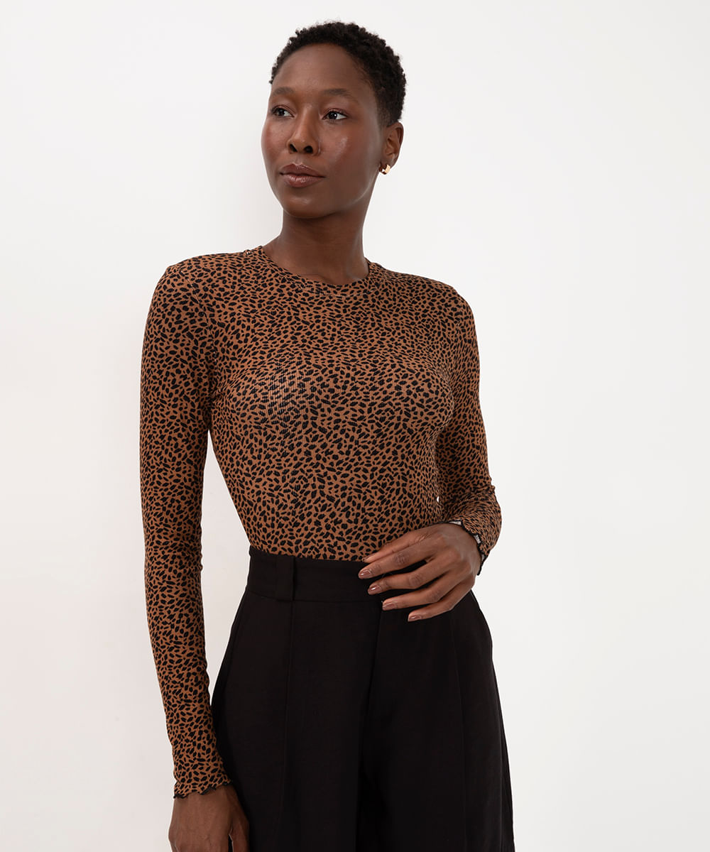 blusa de viscose manga longa animal print marrom