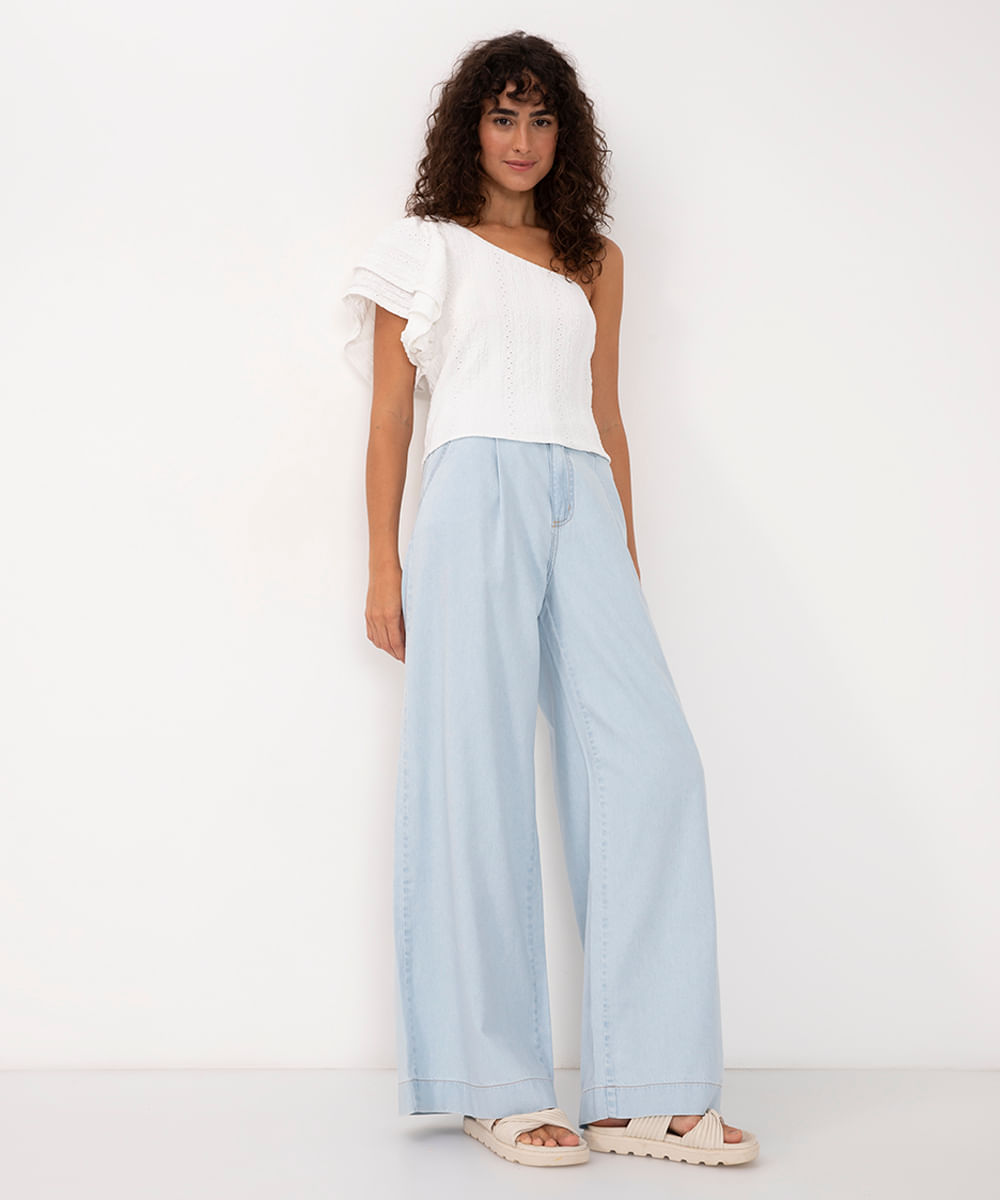 calça jeans wide leg cintura super alta com pregas azul claro