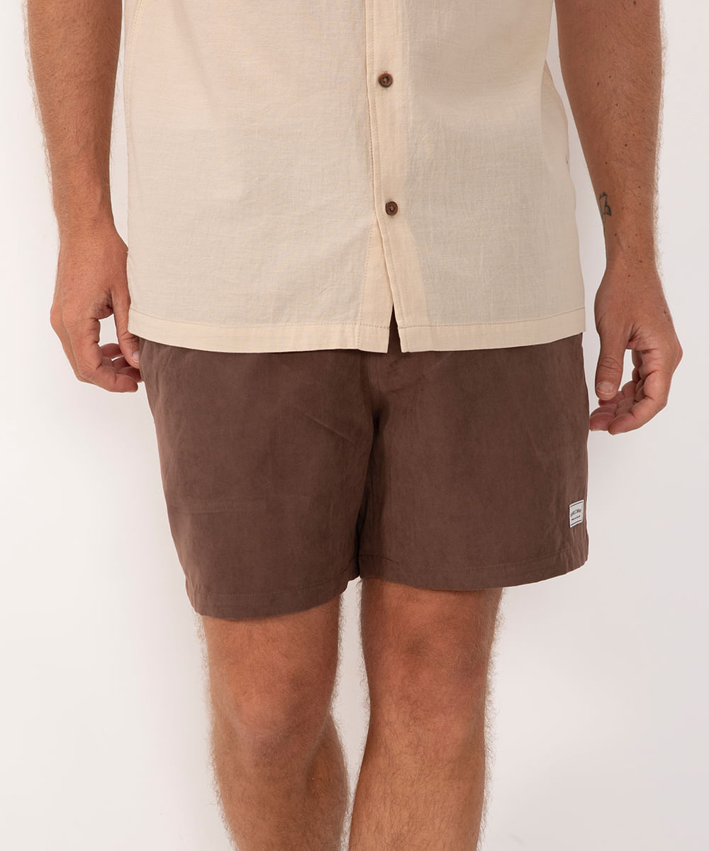 bermuda de suede com bolsos marrom