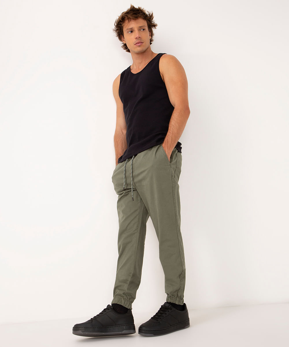 calça jogger slim de sarja amaciada com bolsos verde