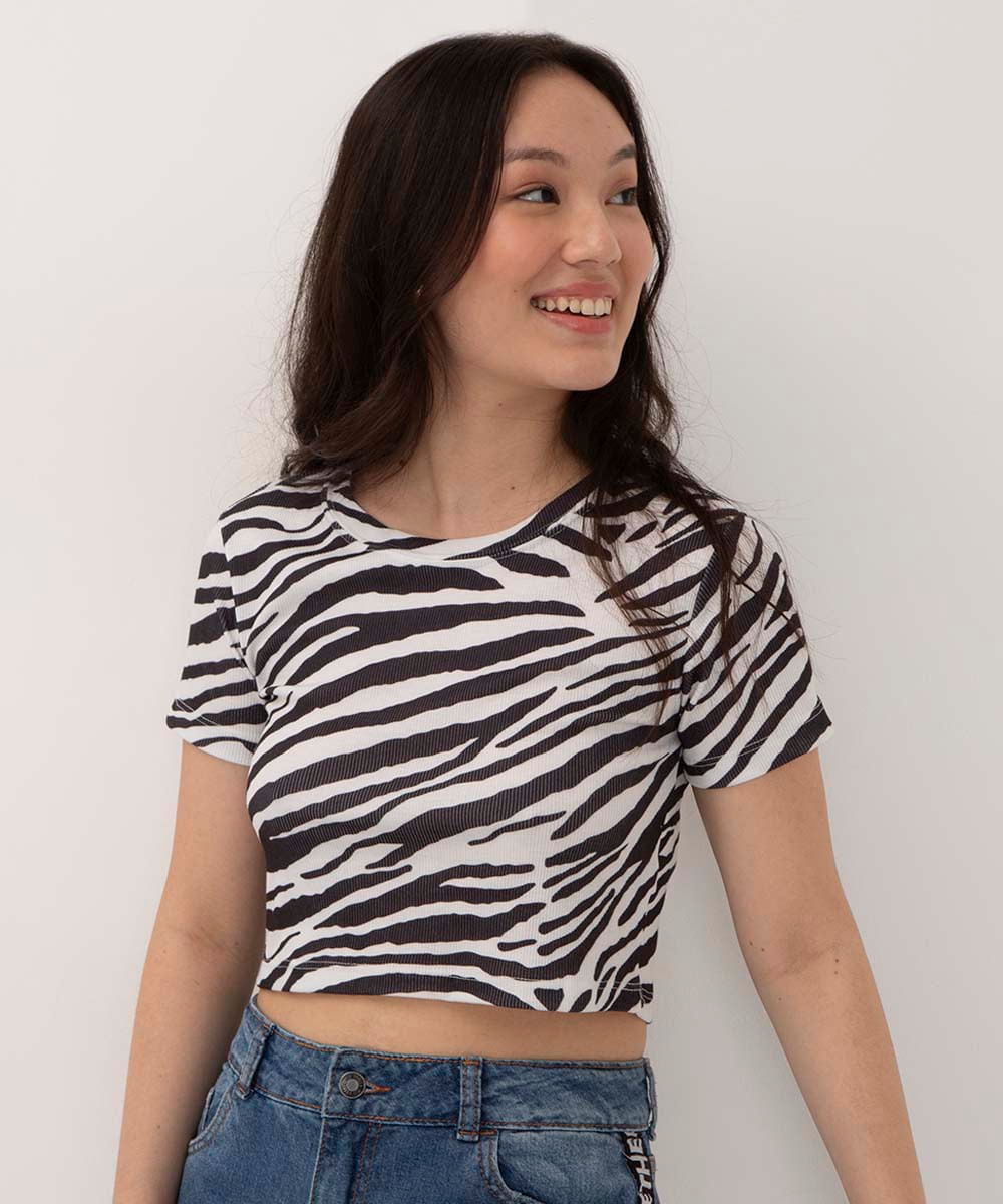 blusa juvenil manga curta animal print preto