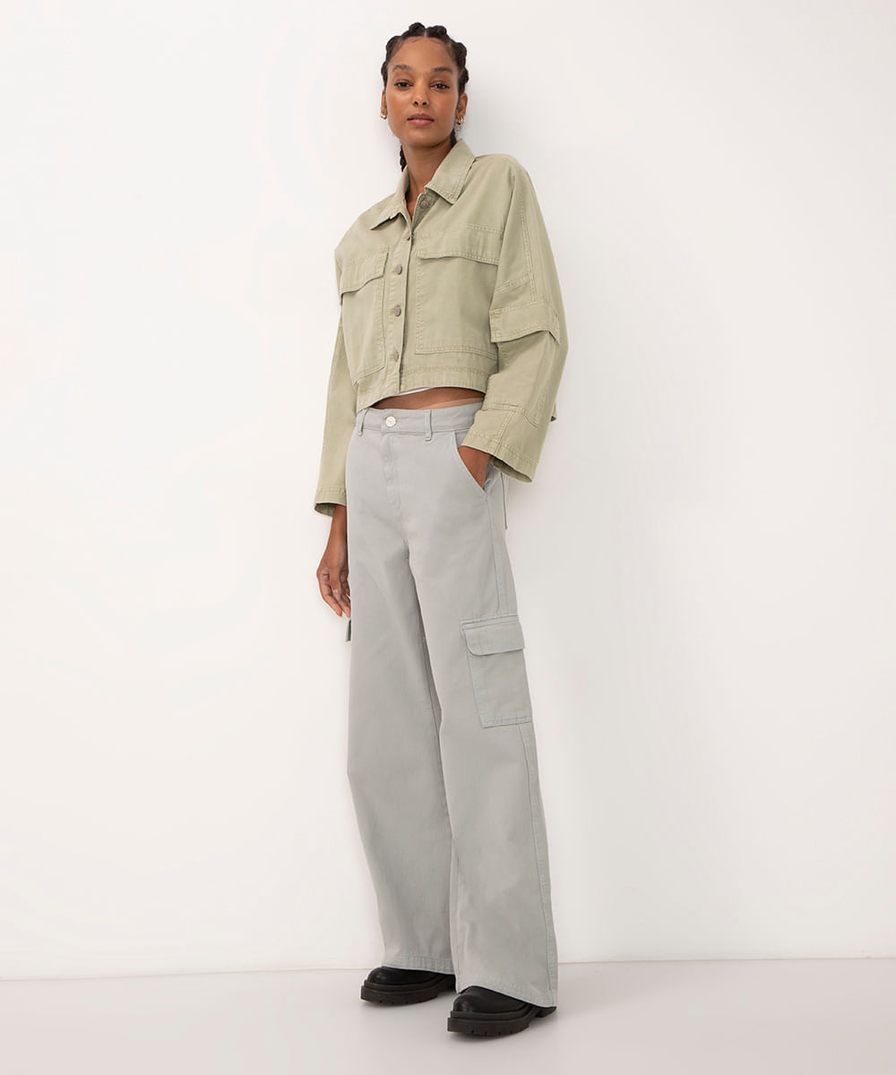 calça wide leg cargo cintura super alta cinza claro