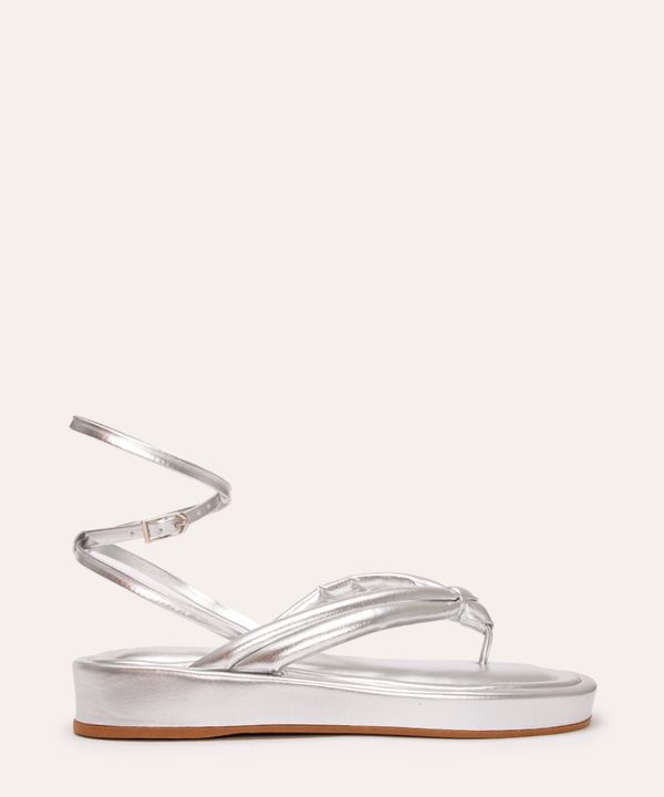 rasteirinha flatform tira acolchoada oneself prateada 34