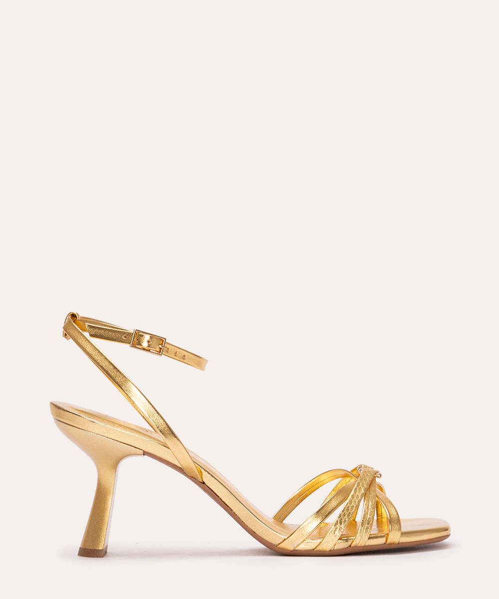 sandália metalizada salto médio bico quadrado oneself dourada