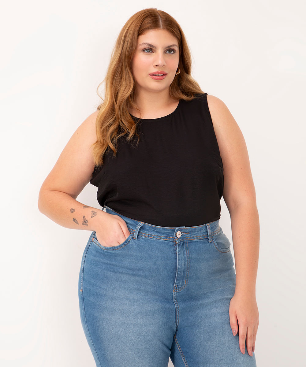 regata plus size texturizada gola redonda preto