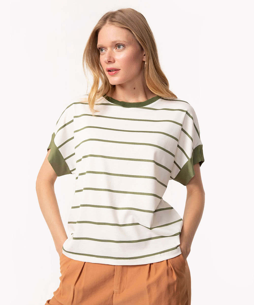 blusa texturizada listrada manga curta verde