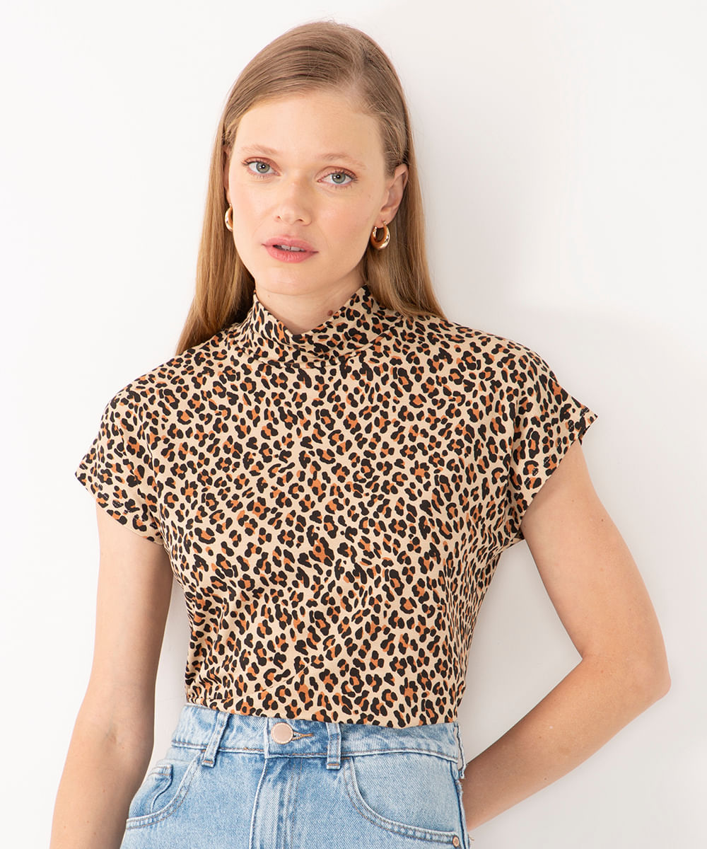 blusa de viscose gola alta animal print bege