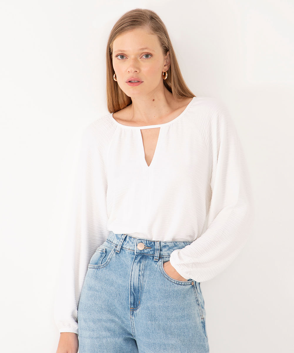 blusa de viscose texturizada com vazado manga longa off white