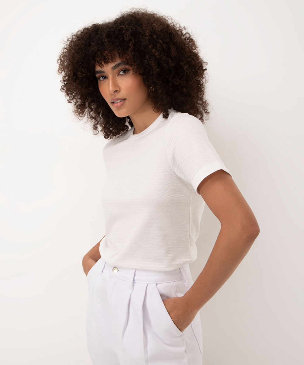 blusa baby look texturizada manga curta kaki - off white