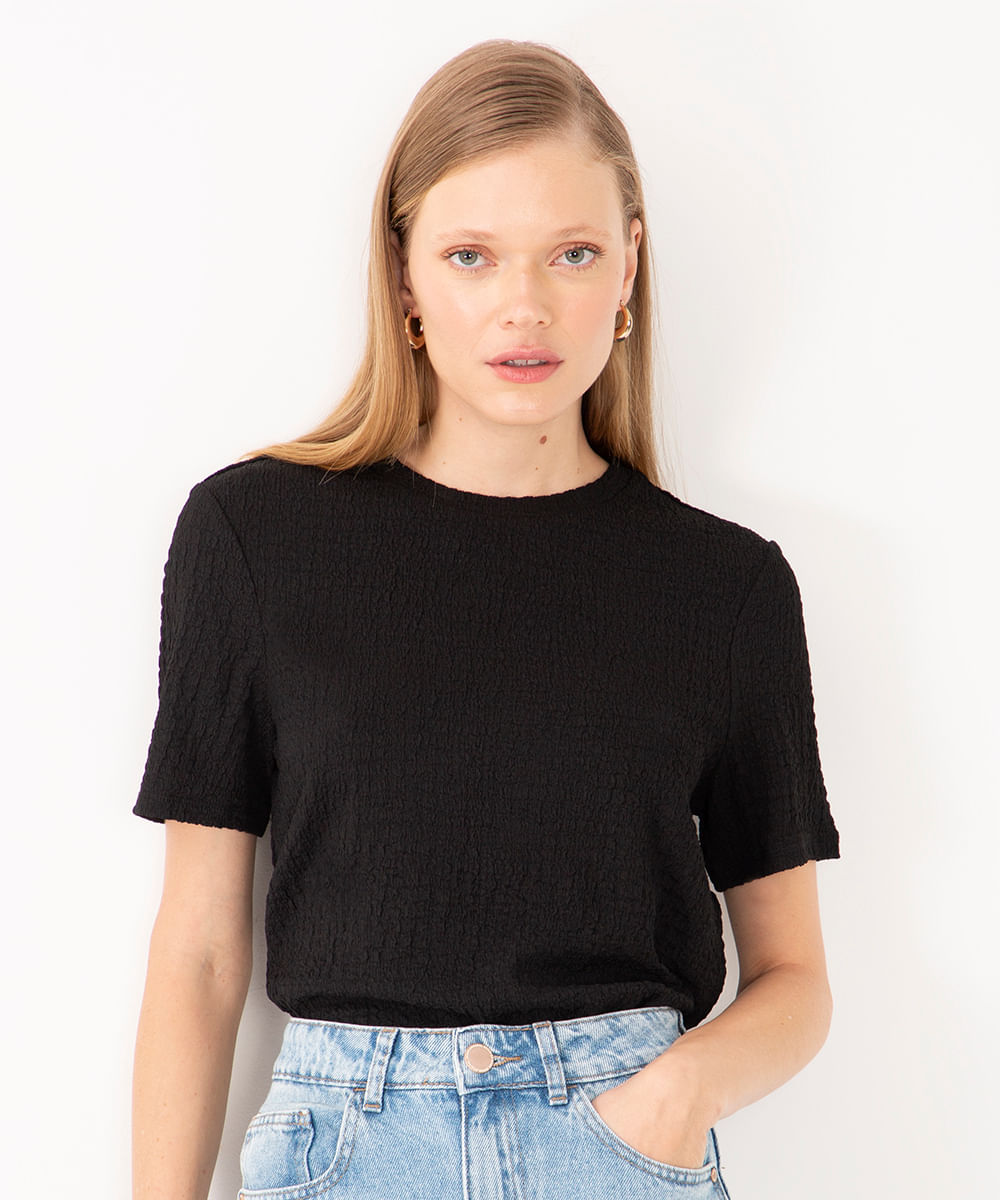 blusa de malha texturizada manga curta preta
