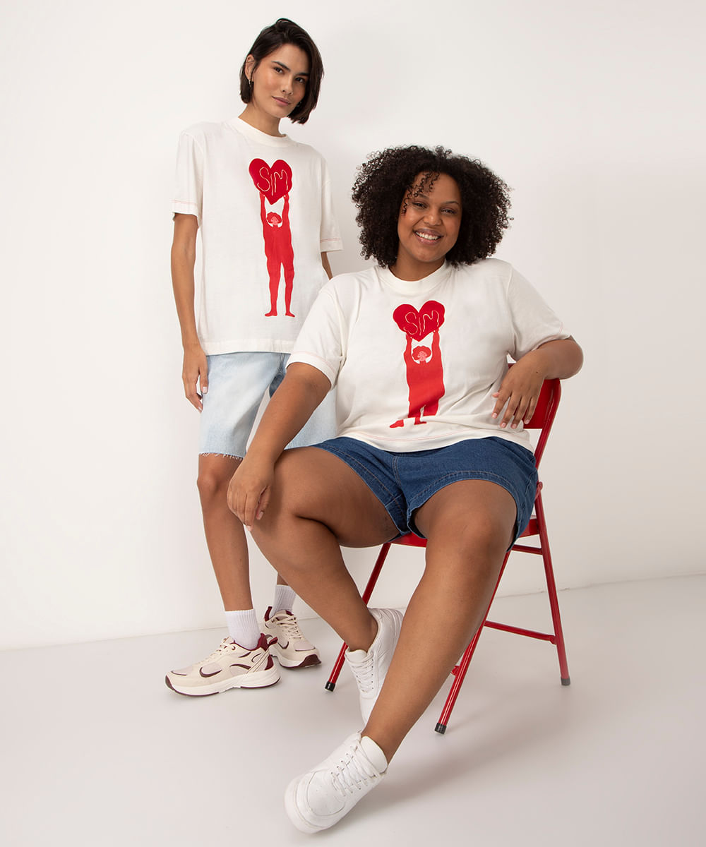camiseta de algodão coração sim manga curta laura rivoiro areia