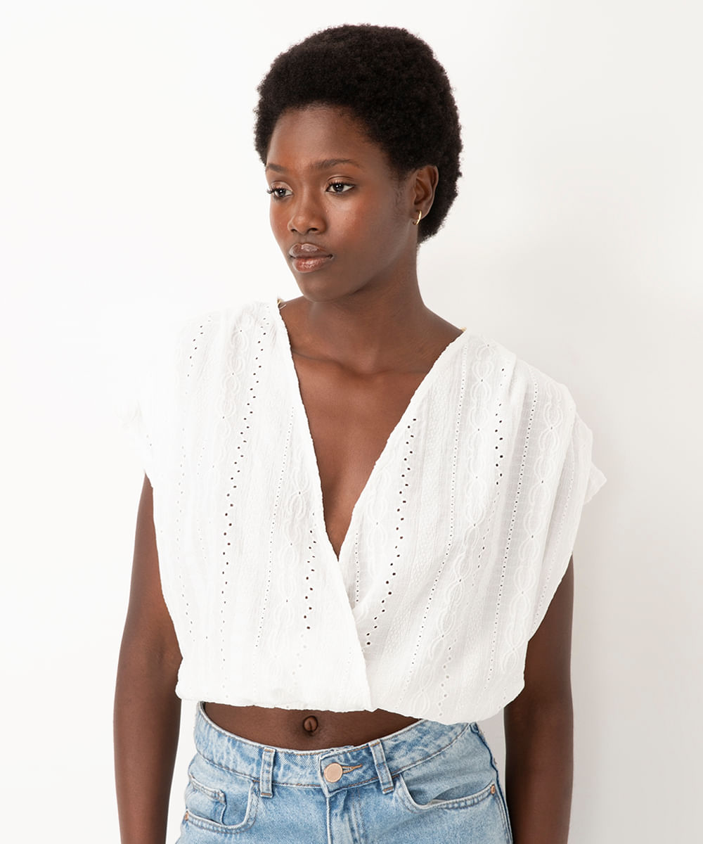 cropped de laise decote transpassado off white
