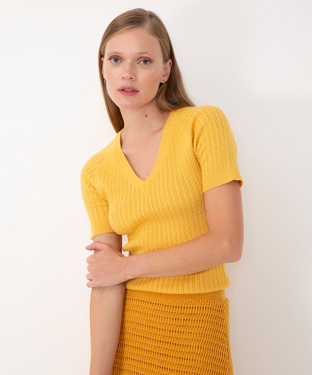 blusa de tricot trançado decote v amarelo