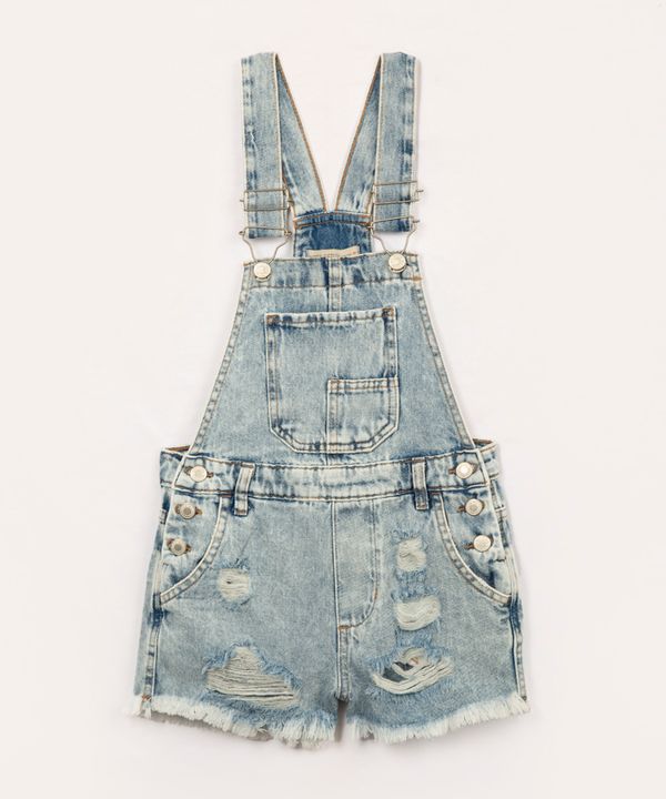 jardineira jeans infantil com bolsos e desfiados azul claro 12