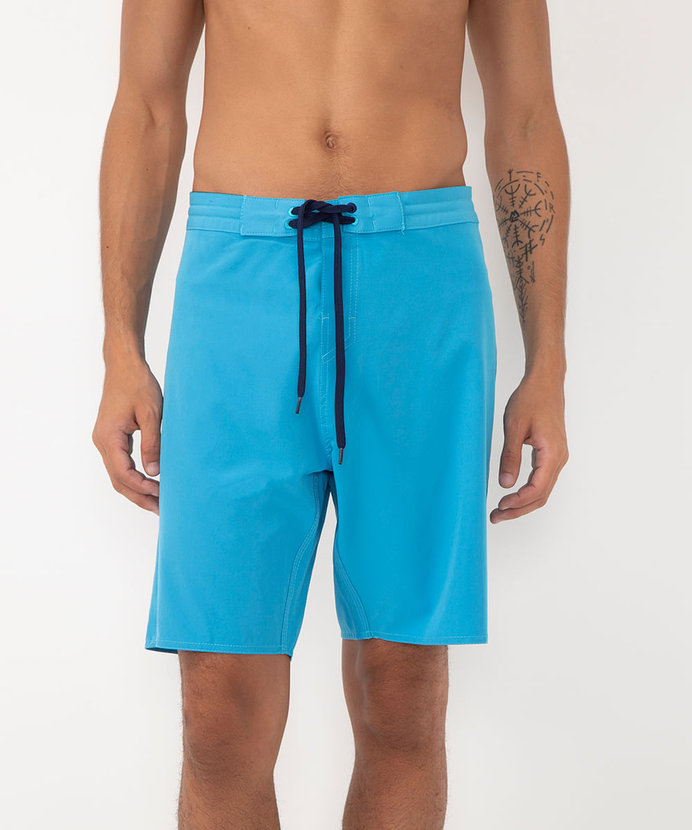 bermuda boardshort com bolso e cordão azul