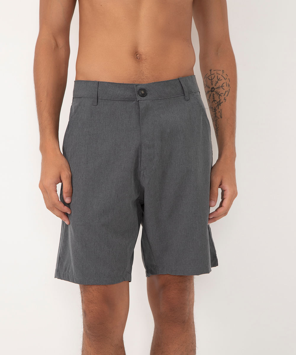 bermuda boardshort com bolsos cinza